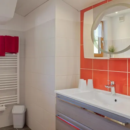 Apartment Lovely With Terrace In Fuegenberg Fuegen